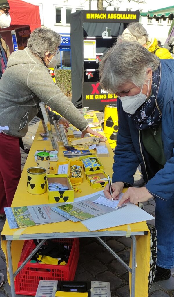 Infotisch Mahnwache Fukushima und Ukraine, 2022-03-12